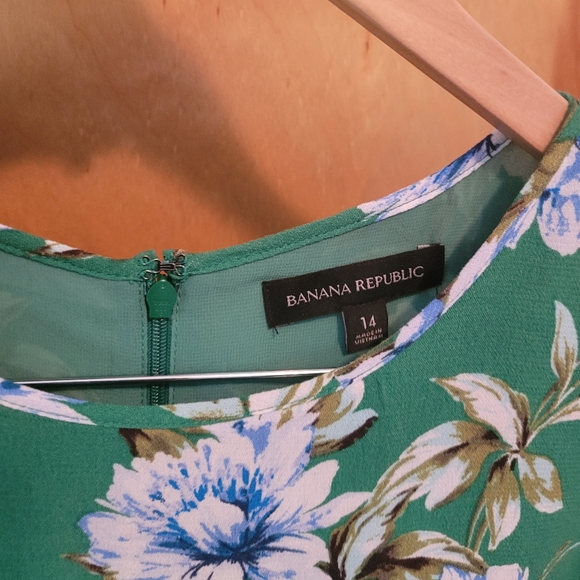 Green floral Banana Republic dress - Picture 2 of 4
